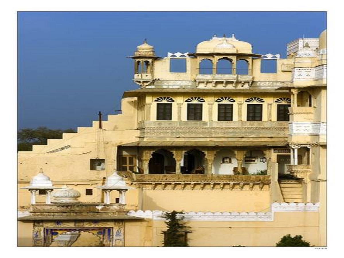Fort Begu Hotel Begun Exterior photo